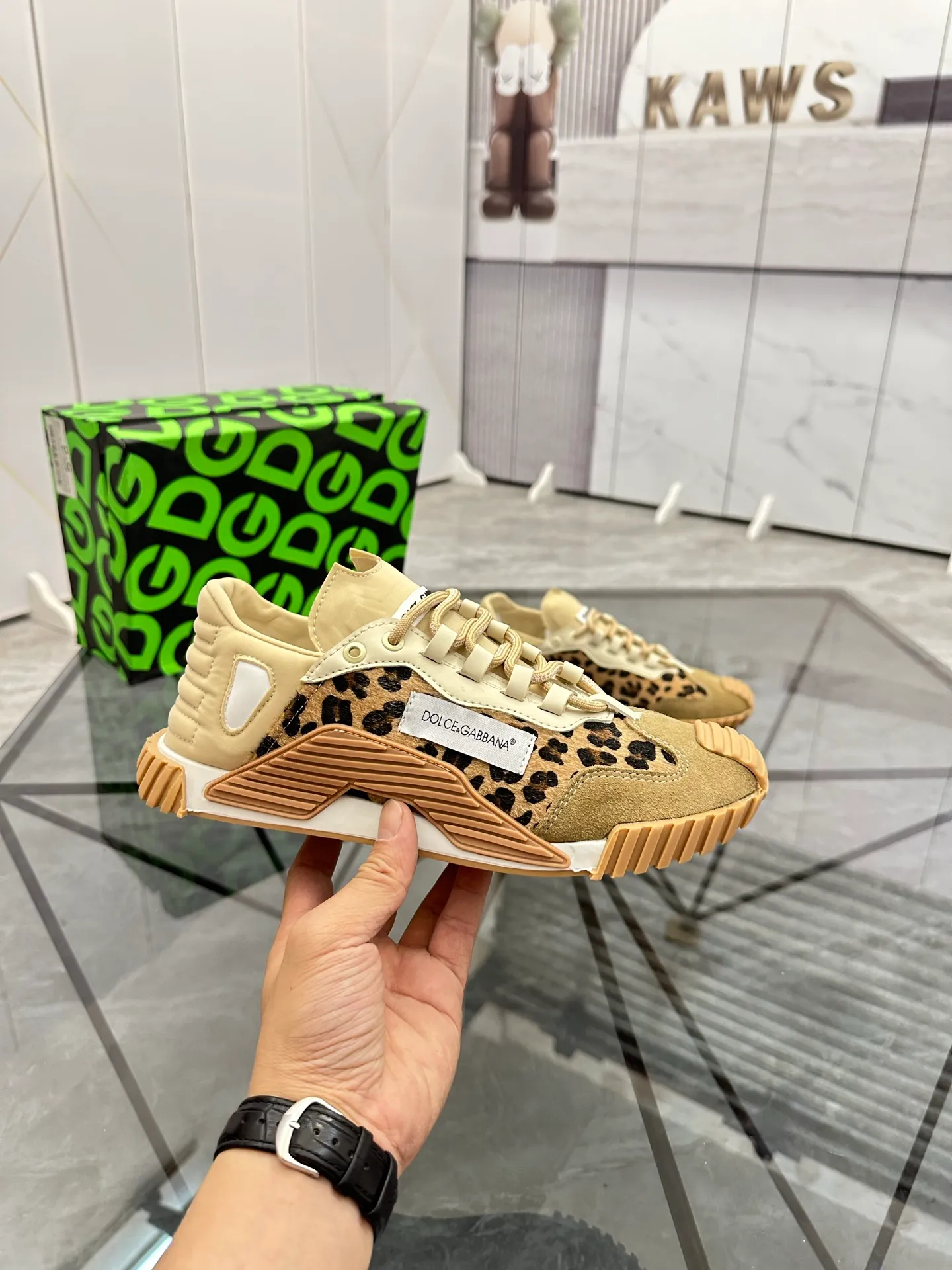 Men's shoes: 💰P480¥ Product trademark: DG "Dolce & Gabbana*" low-cut casual shoes Regular size: 35-45 (can be customized to 46.) Product materials: imported nubuck leather upper spliced ​​with original fabric, breathable lining, original outsole. Number: 803